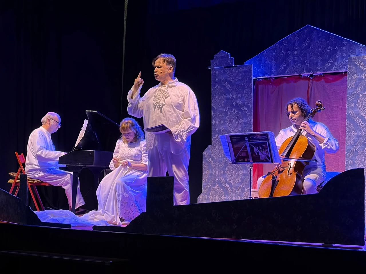 Escena d'A temps d'amor, amb Martí Peraferrer, Clara Valero, Carles Coll Costa i Carles Coll Bardés